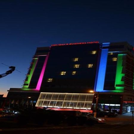 Holiday & Business Hotel - Em Frente Ao Centro De Eventos E Arena Conda Chapecó Exterior foto